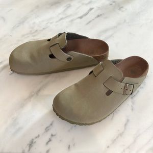 BIRKENSTOCK BOSTON CLOGS - vegan- worn once